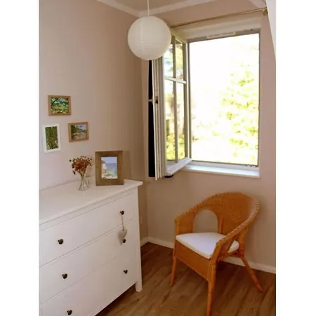 Short Break Comfortable Glowe