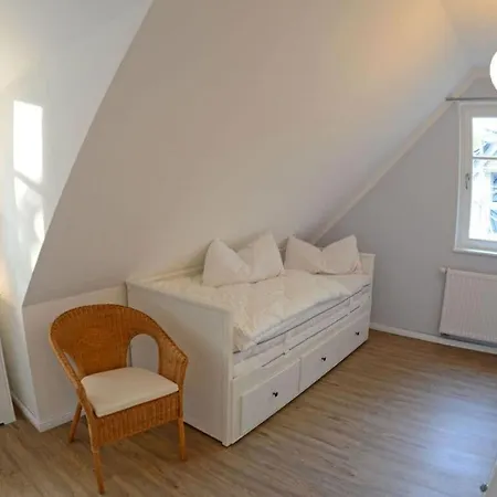 Short Break Comfortable Glowe